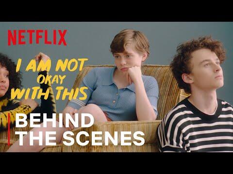 Sophia Lillis & Wyatt Oleff Dance To An Awkward Song