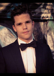 Charlie Carver