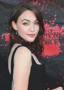 Violett Beane