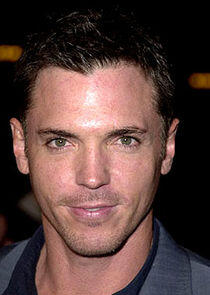 Nicholas Lea