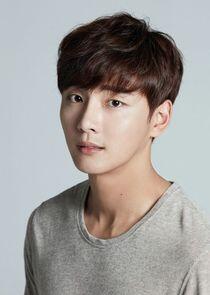 Yoon Shi Yoon