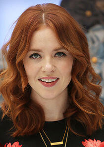 Angela Scanlon