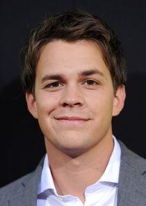 Johnny Simmons