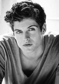 Daniel Sharman