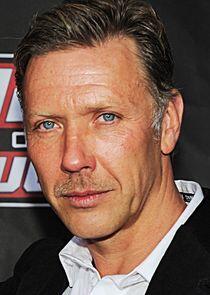 Mikael Persbrandt