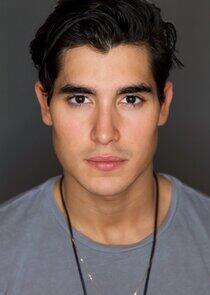 Henry Zaga