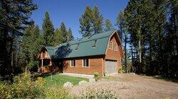 Flathead Valley Dream Cabin in Northwest Montana