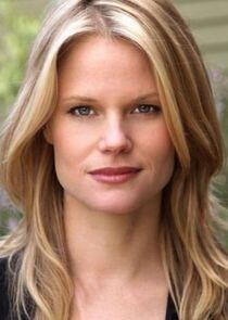 Joelle Carter