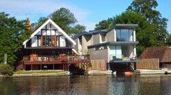 Oxfordshire: The Thames Boathouse