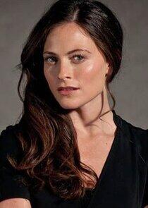 Lara Pulver