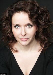 Julia Sawalha