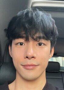 Jung Ri Woo