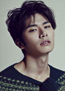 Lee Yi Kyung