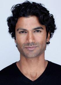 Sendhil Ramamurthy