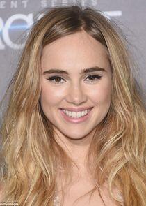 Suki Waterhouse