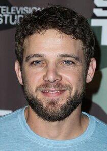 Max Thieriot